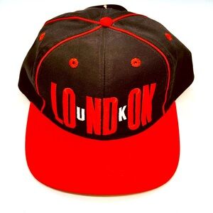 NWT VTG London UK Snapback Hat Cap Black Red Souvenir Tourist 1990's OSFA Taiwan